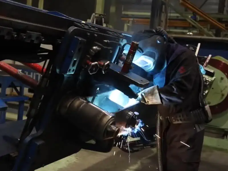 Welding of frame: compact excavator manufacturing process