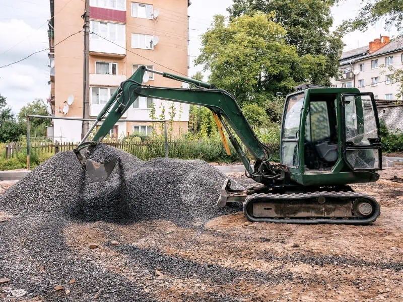 Choose the right size mini excavator bucket for the correct size or type of mini excavator.