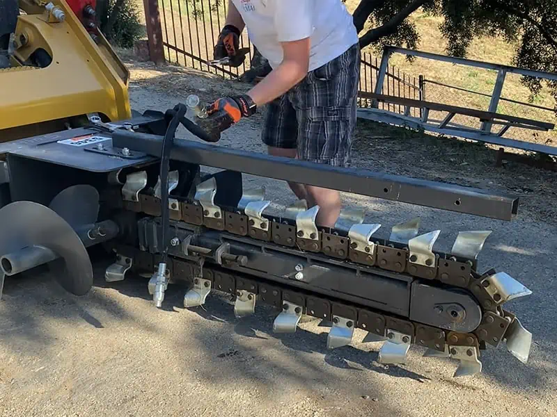 How to attach mini excavator Trencher