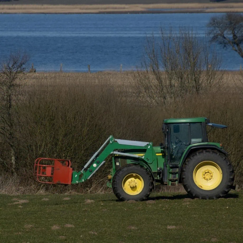 wheel loader